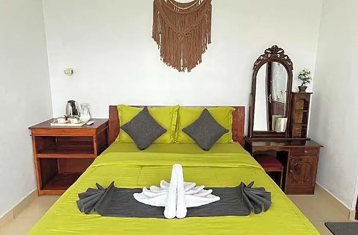 Pinggan Box Glamping Bed & Breakfast Baturaja (Bali)
